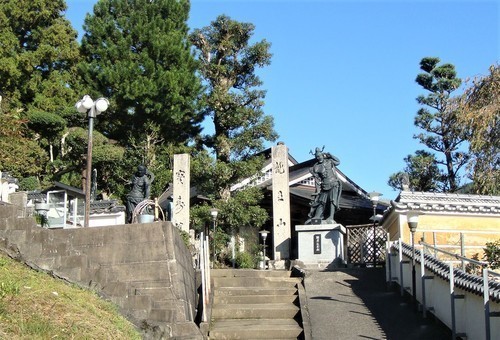 ４境内入口（２９－８３２）（００）宝寿院 (5).JPG