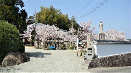 2境内入口(28-3020)八幡寺 (4).JPG