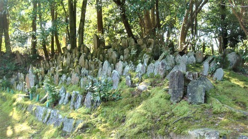 ６石仏群（２６－６７０５５）西小墓地 (4).JPG