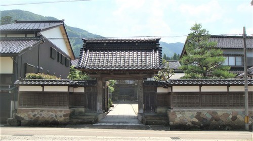 １山門（１６－０６１２）仏厳寺  (2).JPG