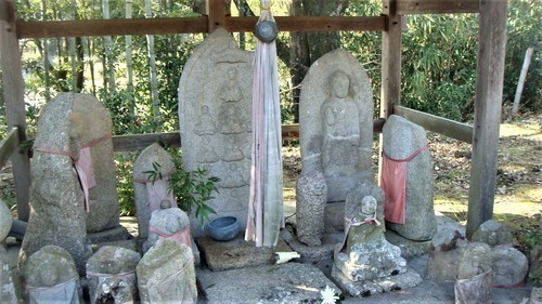 5十三仏板碑など(29-584)法楽寺別院本願寺 (7).JPG