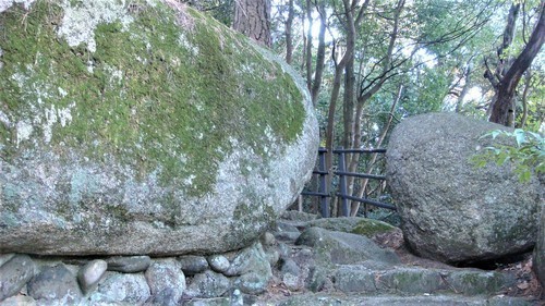 ２３貝吹き岩へ（２６－７０４）笠置寺 (13).JPG
