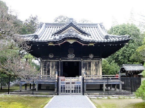 (10)東照宮拝殿(26-10604)(00)<重文>金地院東照宮拝殿.jpg