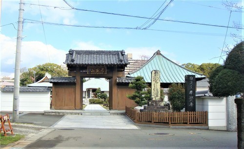 １山門（２２－５００４）本覚寺  (5).JPG