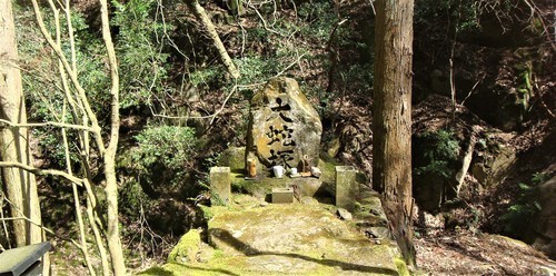 10大蛇塚(26-45011)牛尾観音 (37).JPG