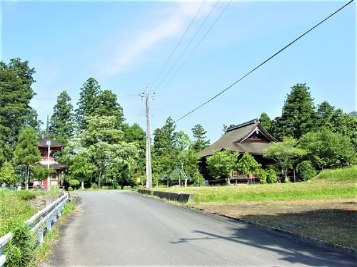 1参道(26-802)(00)<2>大福光寺遠景.jpg