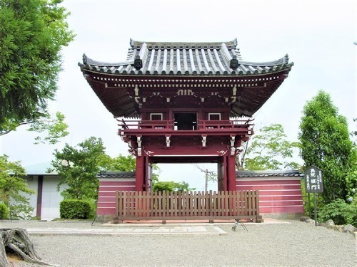 2(29-200)(00)<重文>當麻寺奥院楼門(内から).jpg