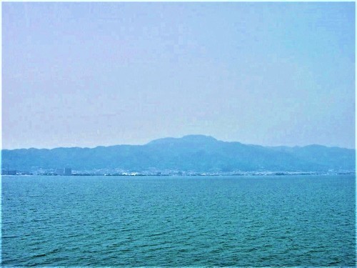 １琵琶湖上からの比叡山（２５－０２１３）延暦寺 (1).jpg