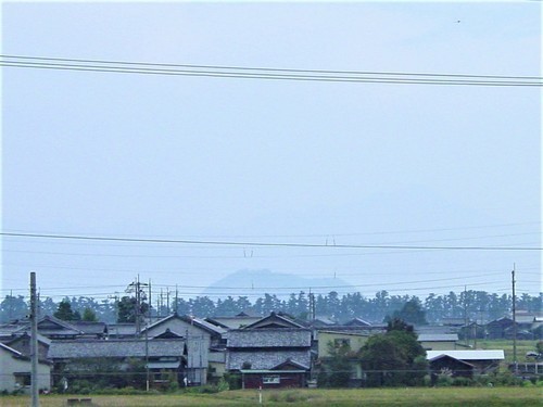 5境内あら微かに琵琶湖を望む(25-93)(00)極楽寺竹生島.JPG