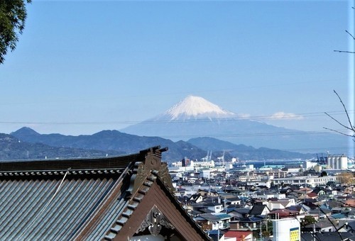 １（２２－３５）（００）龍華寺境内からの富士山.JPG