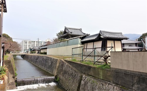 1四ノ宮川と本願寺山科別院(26-0798)山科本願寺 (12).JPG
