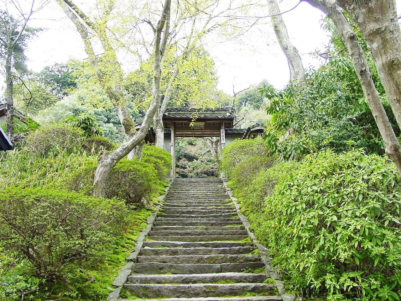 大願寺 （奈良県宇陀市大宇陀区） 宇陀松山藩主織田家の祈願所: お寺の風景と陶芸