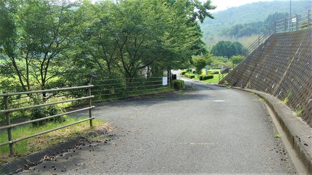 1前方キャンプ場左へ(24-1299-22)相田地蔵前地蔵 (24).JPG