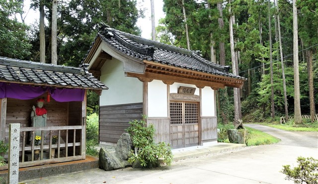 3左に地蔵堂右に閻魔堂(17-2208)松尾寺 (21).JPG