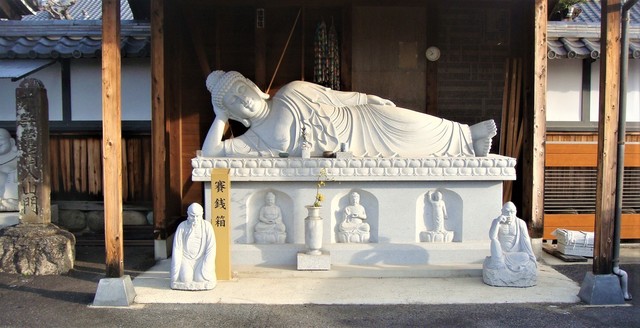 ３釈迦涅槃像（２３－０８０１）龍譚寺 (3).JPG