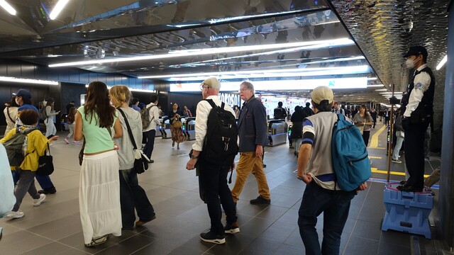 4夢洲駅DSC04494.JPG